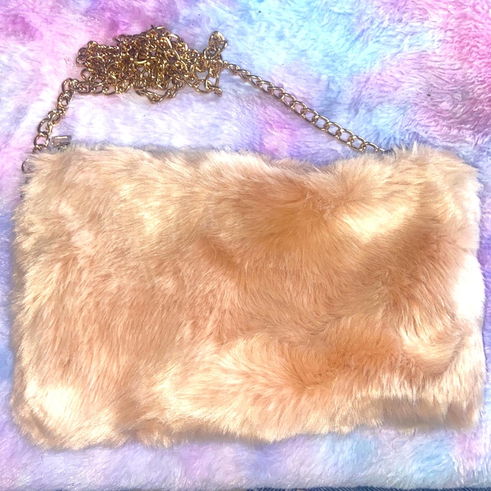 Sugar punch fuzzy purse 🌸